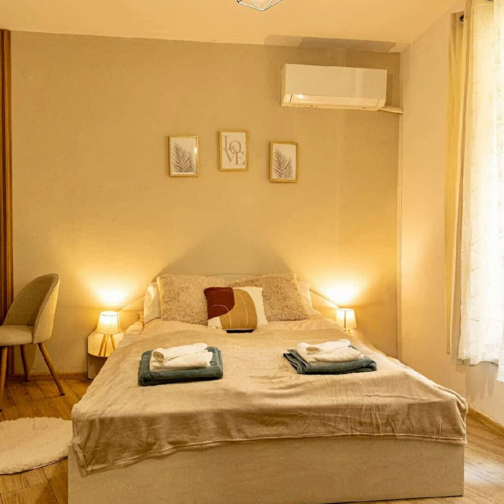 venirooms_11_double_bed_full_room
